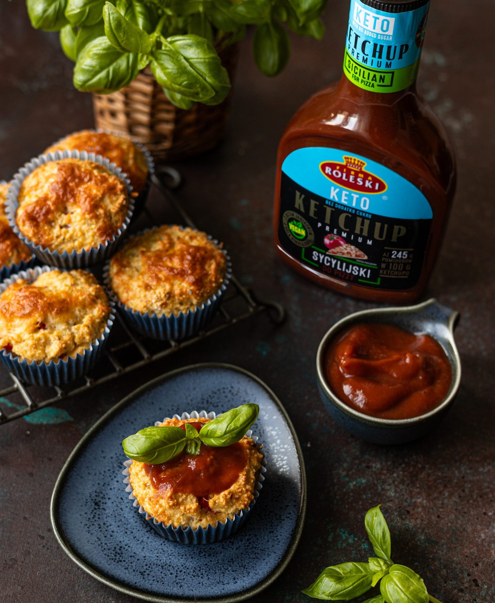 Pizzowe keto muffinki